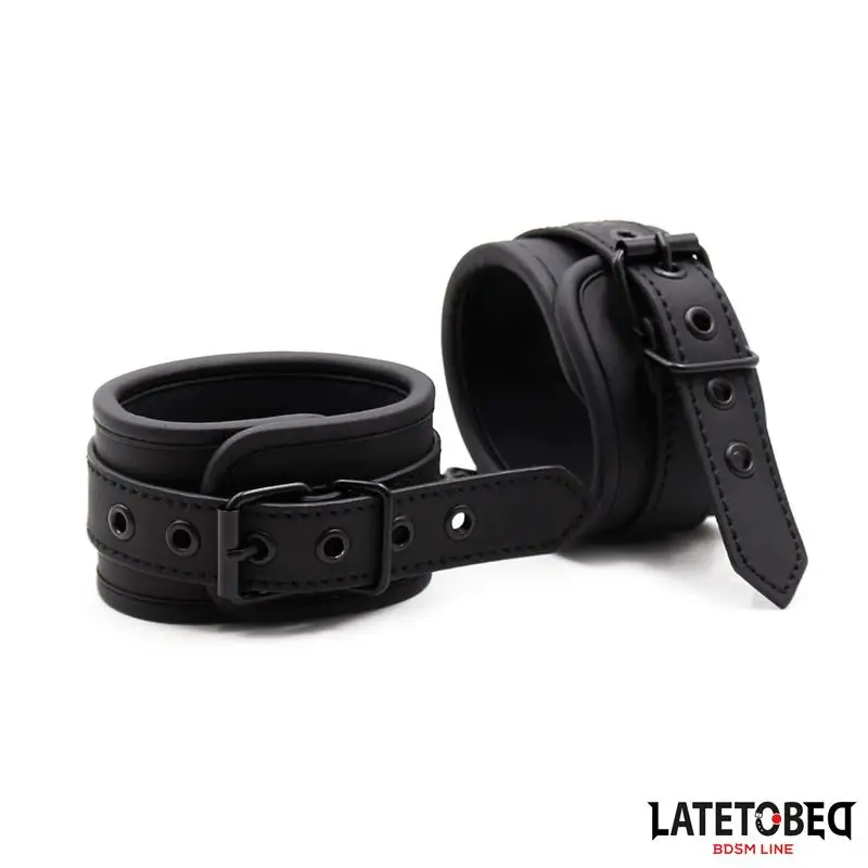 1-solid-black-wrist BDSM LINE Solid black wrist - LATETOBED - Image 1